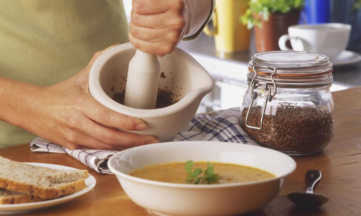在汤中加入亚麻籽以改善肠道功能